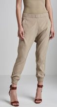 SILK LOW RISE CUFFED PANT