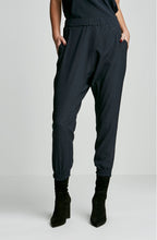 SILK LOW RISE CUFFED PANT