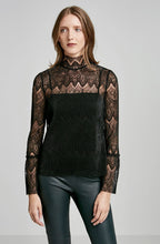 PLEATED LACE TOP