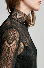 PLEATED LACE TOP