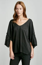 RUFFLE SLEEVE TOP