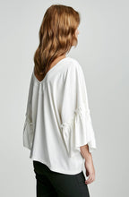 RUFFLE SLEEVE TOP
