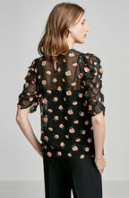 RUFFLE SLEEVE TOP