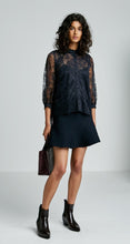 LACE BLOUSE