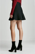 CREPE KNIT SHORT RUFFLE SKIRT