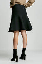 CREPE KNIT RUFFLE SKIRT