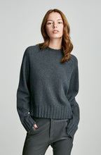 CASHMERE RAGLAN CREW NECK SWTR