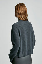 CASHMERE RAGLAN CREW NECK SWTR