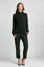 CASHMERE BLUNT HEM SWEATER