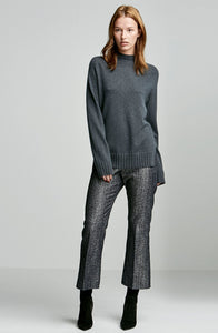 CASHMERE BLUNT HEM SWEATER