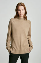 CASHMERE BLUNT HEM SWEATER