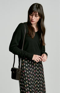 CASHMERE CROPPED V-NECK SWEATER