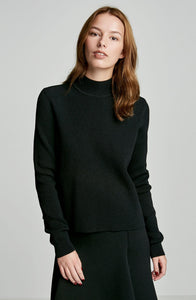 CREPE KNIT RIBBED TURTLE NECK SWEATER