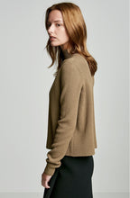 CREPE KNIT RIBBED TURTLE NECK SWEATER
