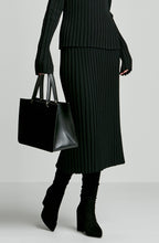 PLEATED RIB SKIRT