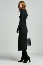 PLEATED RIB SKIRT