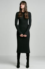 CREPE KNIT PLEAT DRESS