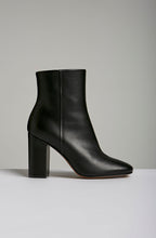 BLOCK HEEL ANKLE BOOT