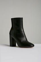 BLOCK HEEL ANKLE BOOT