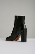 BLOCK HEEL ANKLE BOOT