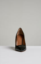 TRAPEZE BLOCK HEEL