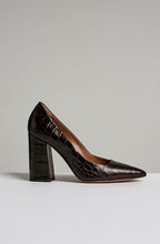 TRAPEZE BLOCK HEEL
