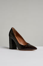 TRAPEZE BLOCK HEEL