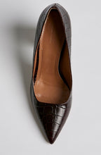 TRAPEZE BLOCK HEEL