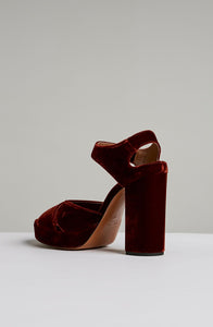 BLOCK HEEL CROSS FRONT SANDAL