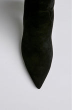 STRETCH OVER THE KNEE BOOT