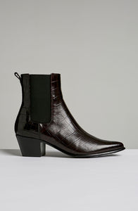 POINTED CHELSEA BOOT
