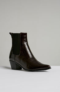 POINTED CHELSEA BOOT