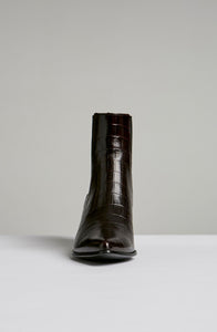 POINTED CHELSEA BOOT