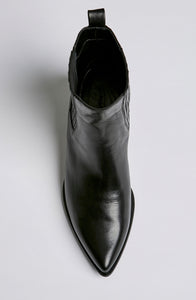 POINTED CHELSEA BOOT