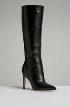 POINTED KNEE ANKLE BOOT