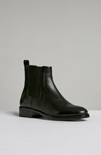 CHELSEA BOOT