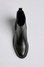 CHELSEA BOOT