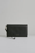 BON VOYAGE CLUTCH