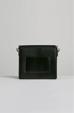 MESSENGER BAG
